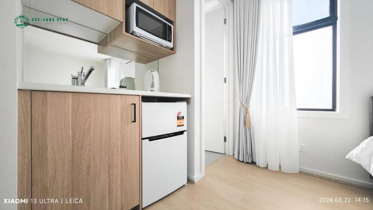 Private Suite with Queen Bed TV – Room 11 — 3