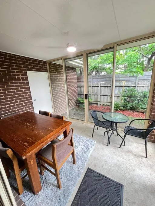 Quiet family home near knox, caribbean gardens — 5