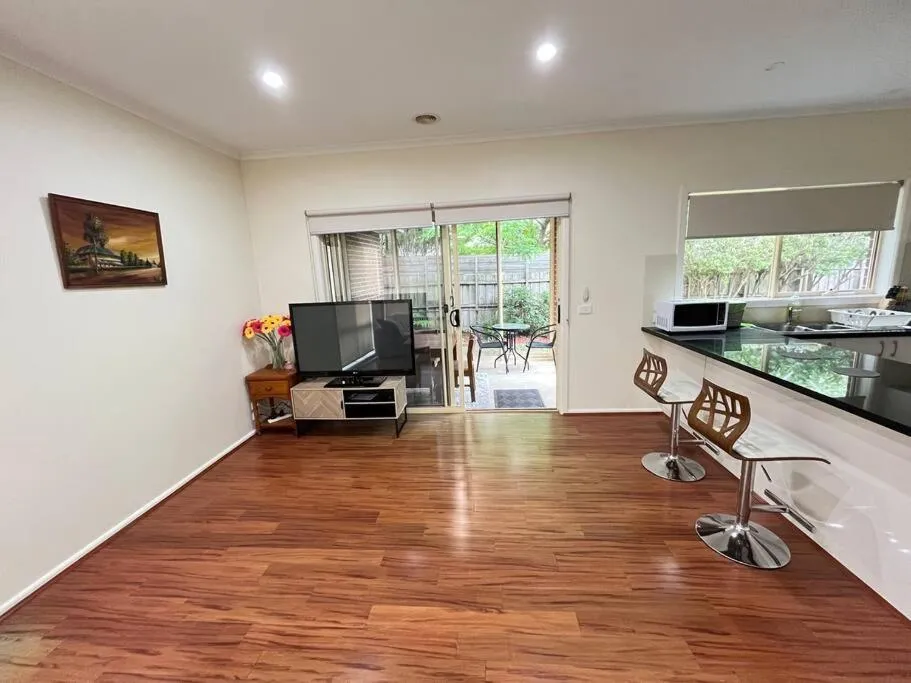 Quiet family home near knox, caribbean gardens — 2