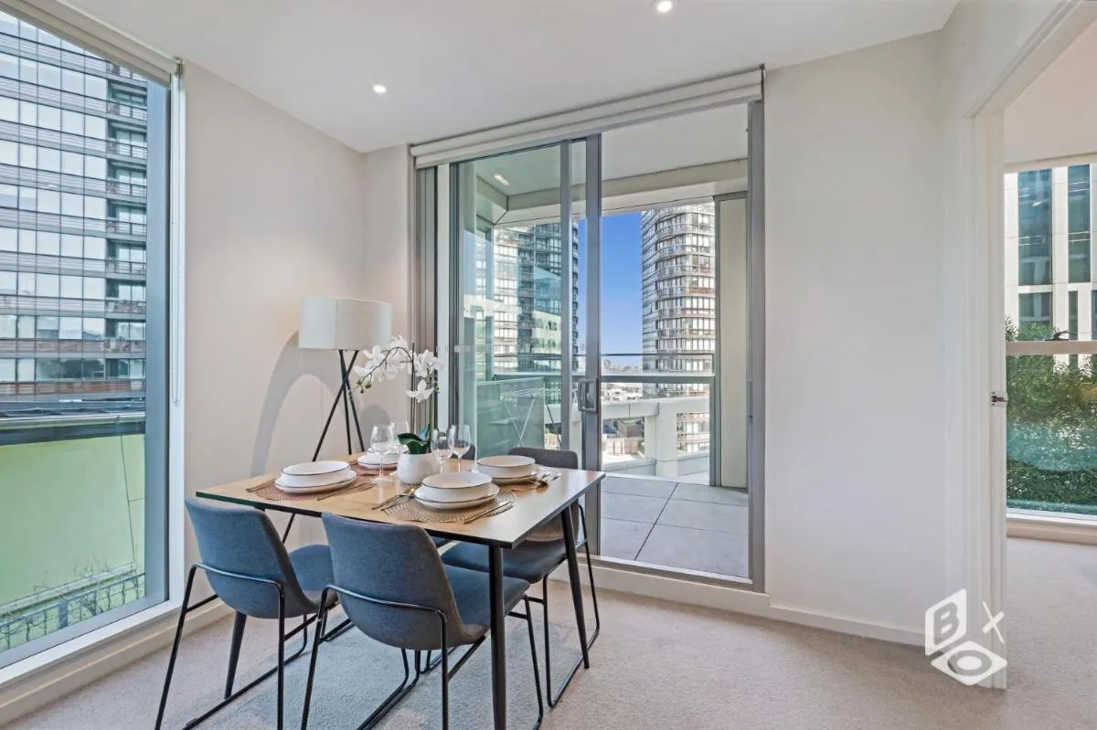 REST COLLECTION Apartments on Collins Docklands — 5