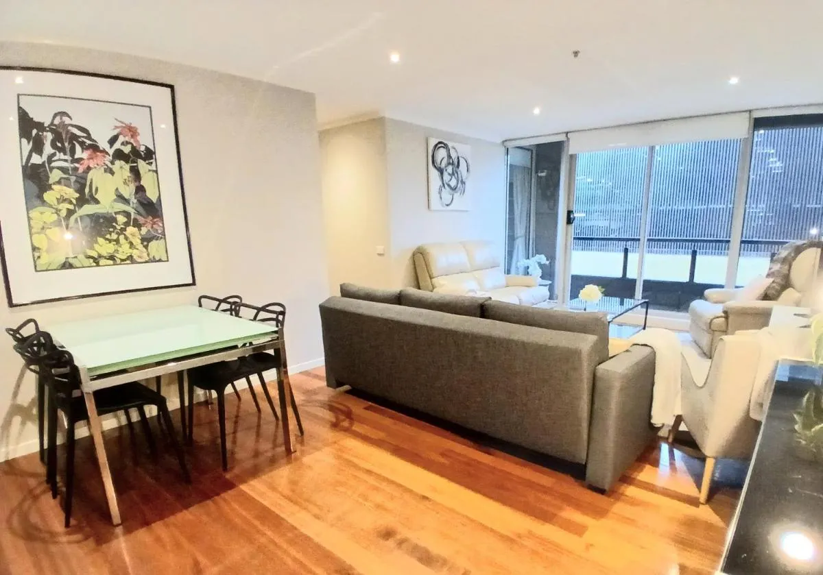 ReadySet Apartments at Southbank Condos — 5