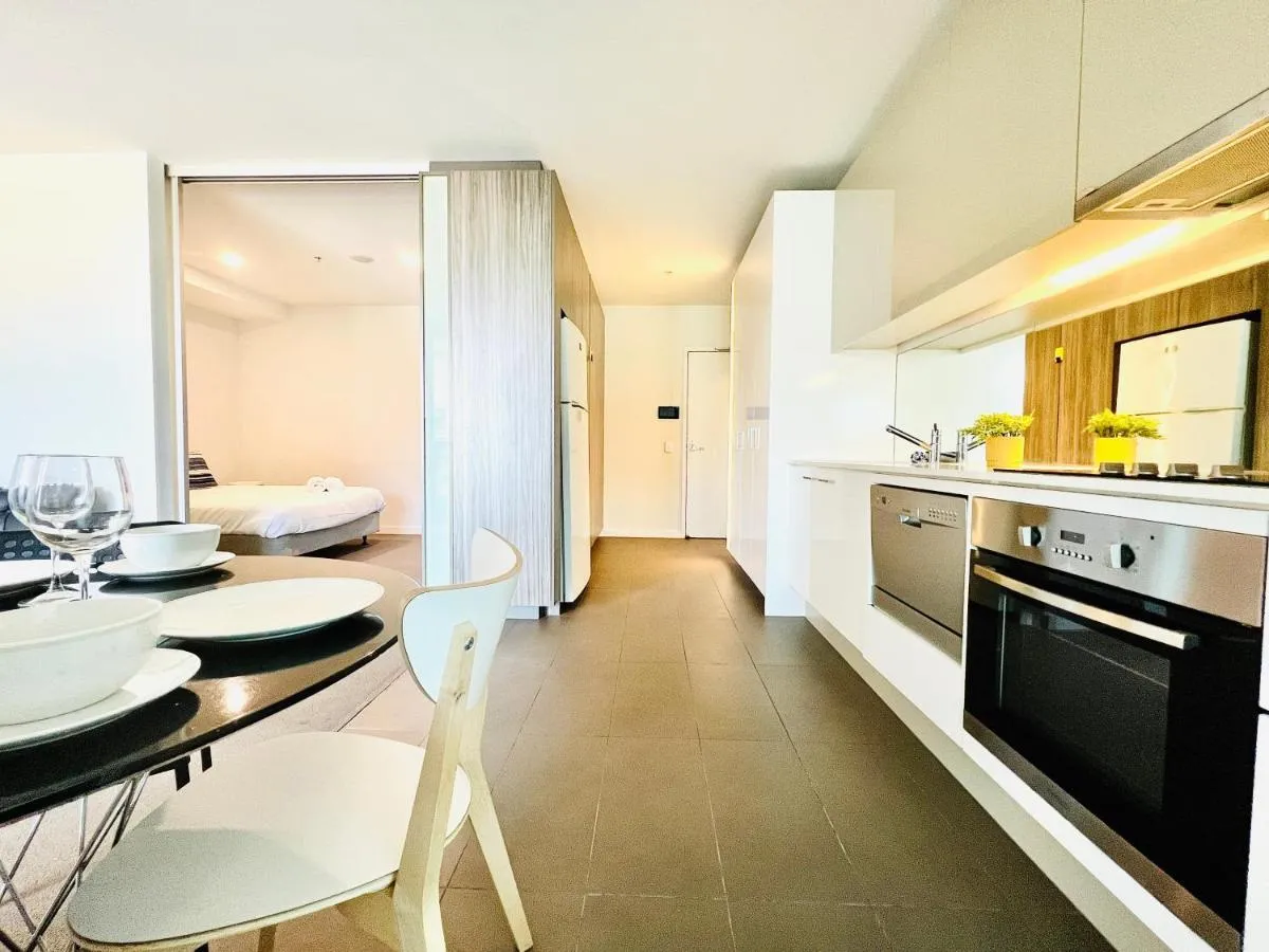 Readyset Apartments at Hudson — 5