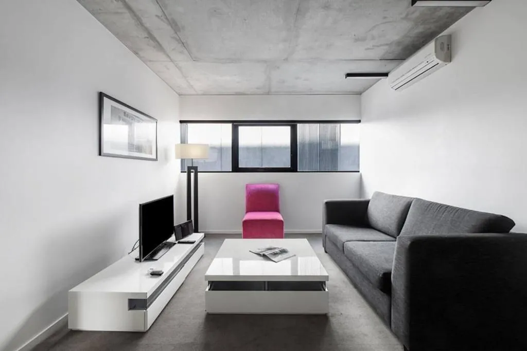 Refresh at Rhapsody – City-Fringe Contemporary