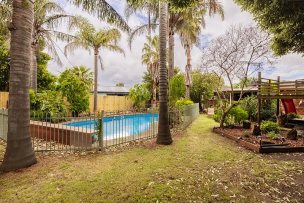 Resort Life: Pool, Cabin, Garden, Peace & More ! — 4