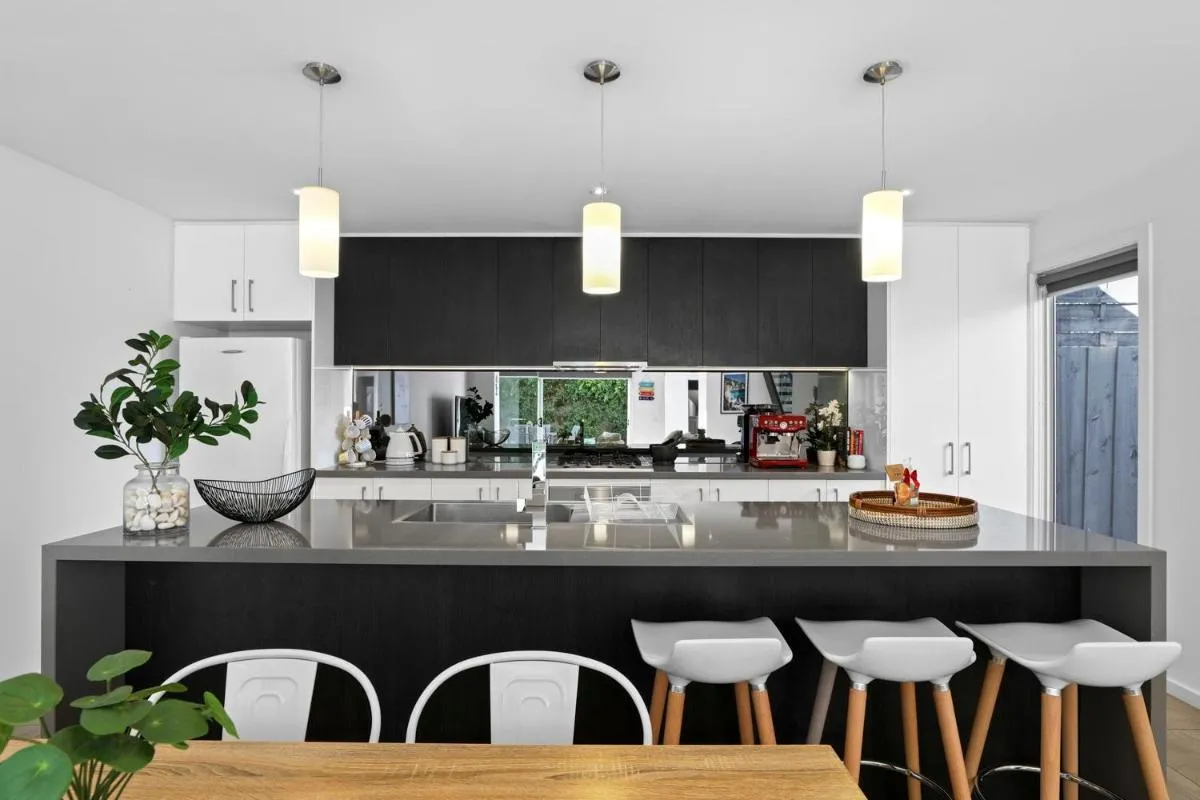 Riverside Villa & Pet Friendly — 4