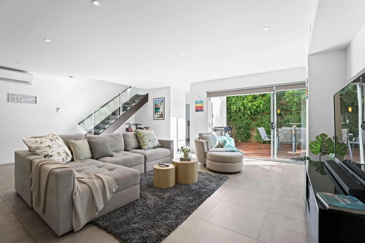 Riverside Villa & Pet Friendly — 5