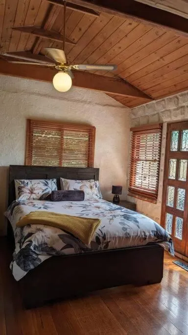 Romantic Retreat in the Dandenong Mountains — 4
