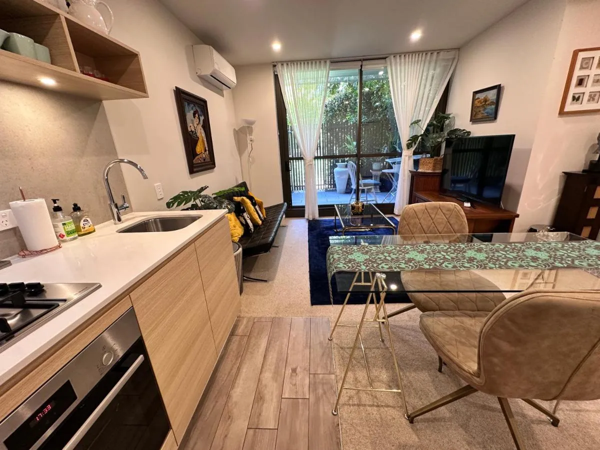 Royal Executive Living Caulfield Corporate Residence — 5