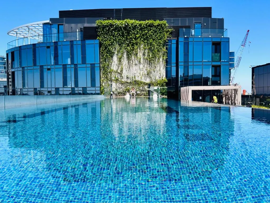 Royal Executive Living Grand Bayview Corporate Residency