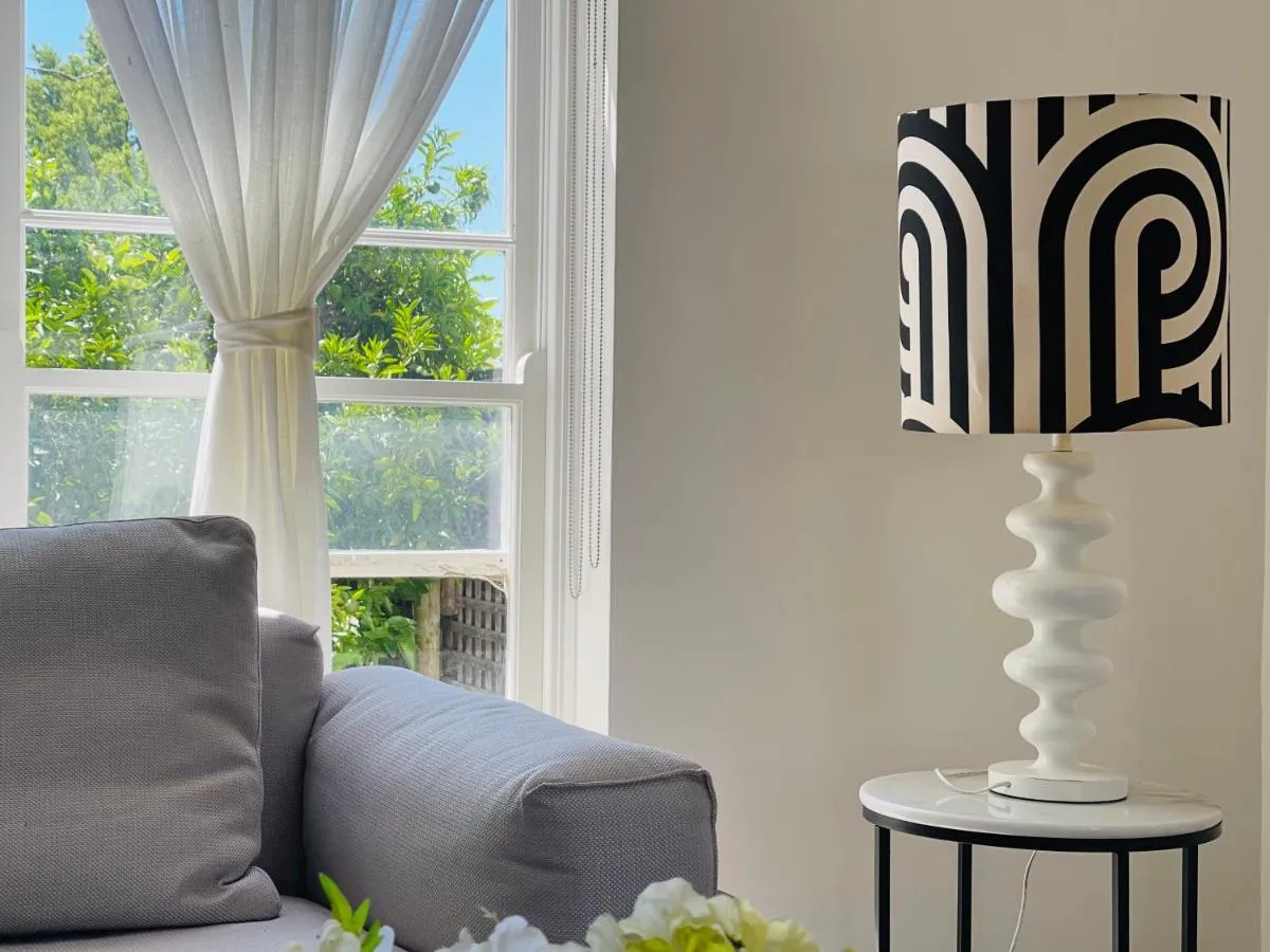 Royal Executive Living Toorak Whitehouse Corporate Estate — 2