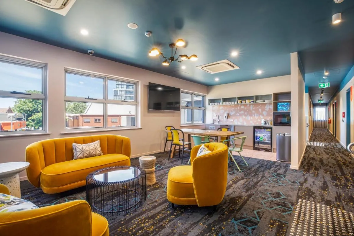 Royal Hotel by Nightcap Social — 5
