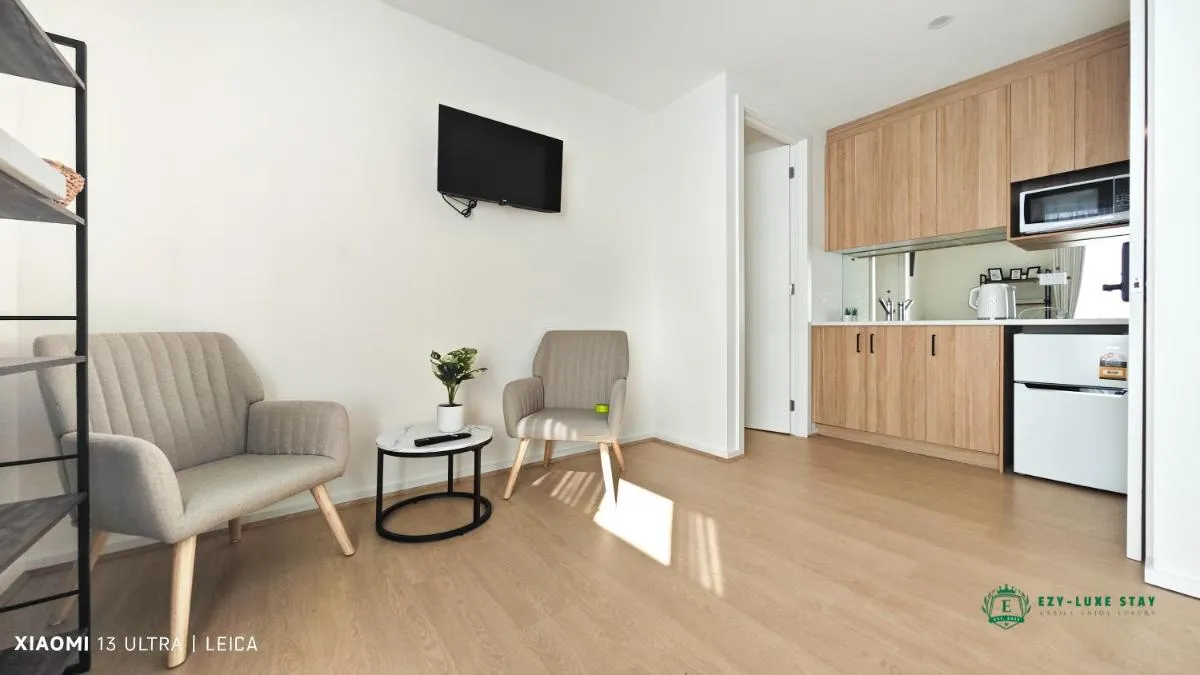 Royalty Living Unit 3 — 4