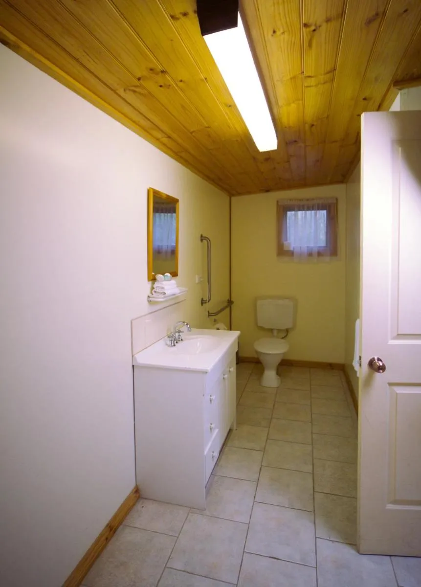 Sanctuary House Resort Motel — 4