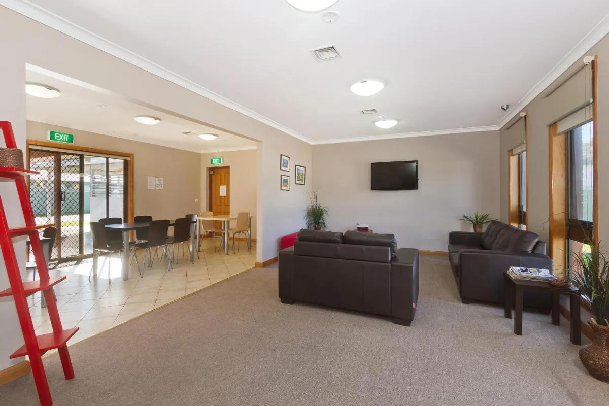 Sandhurst Motel — 4