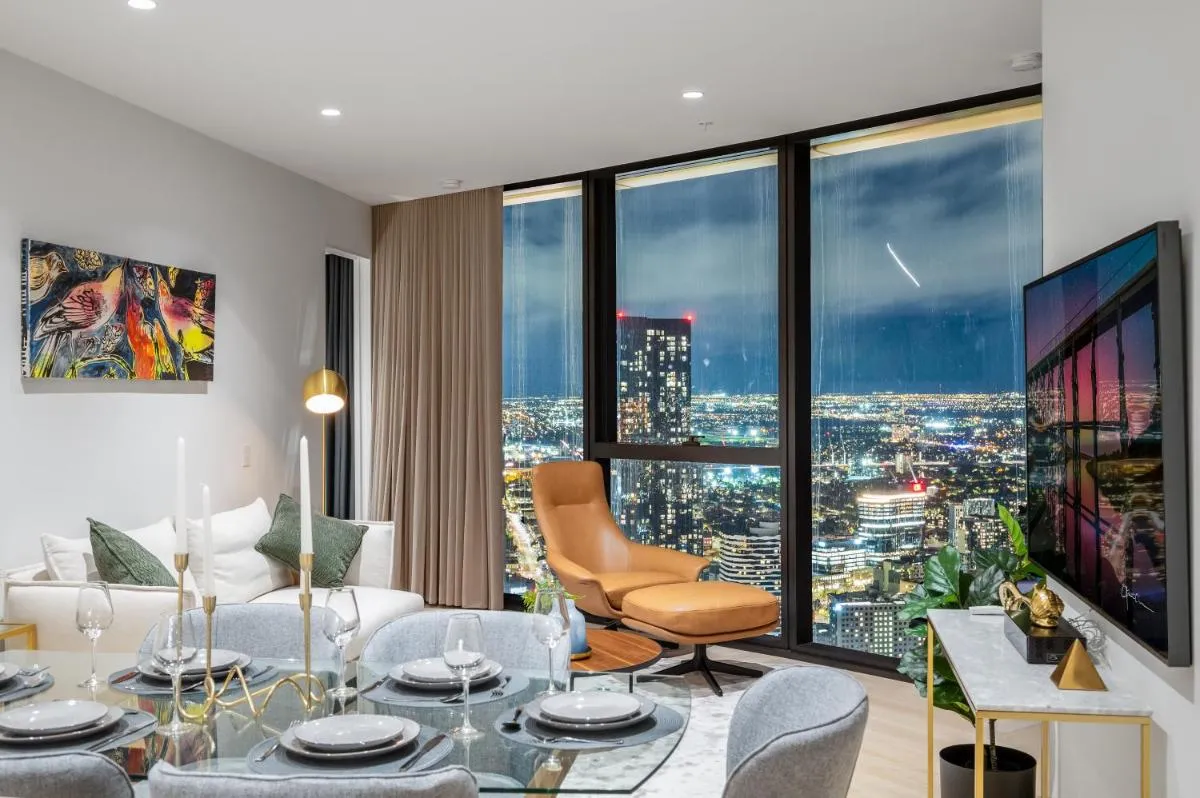 Sapphire finest CBD & garden views 3BR 2B with free parking — 4