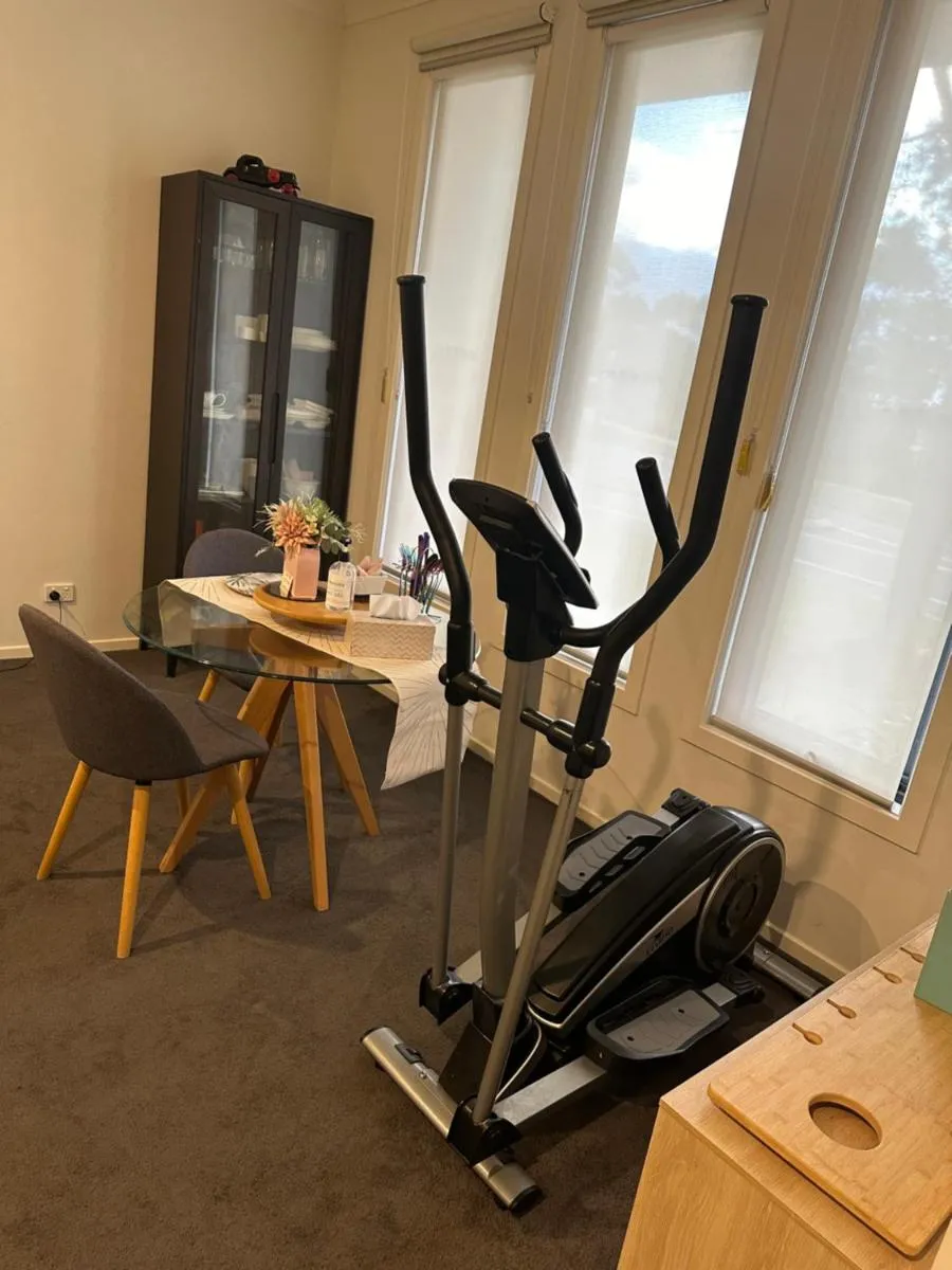 Self-contained Flat — 3