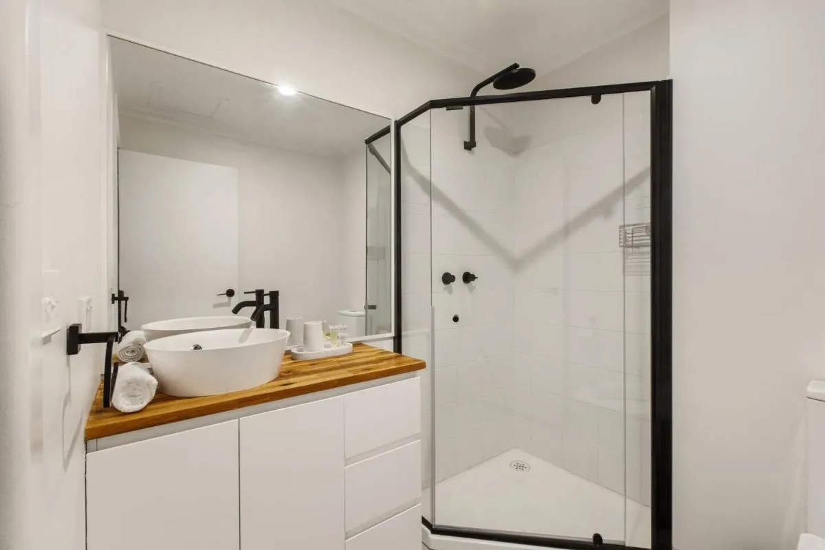 Serenity on Swanston – Stylish CBD Living by RMIT — 3