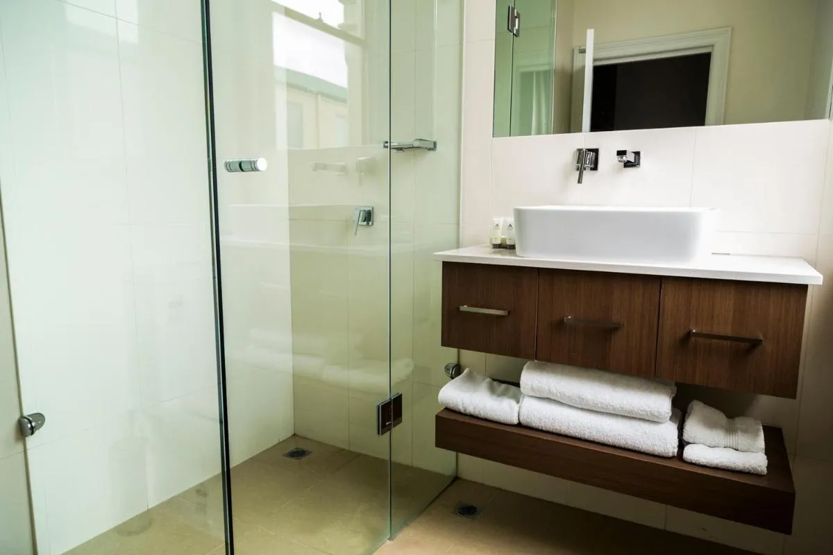 Simmers Serviced Apartments — 3