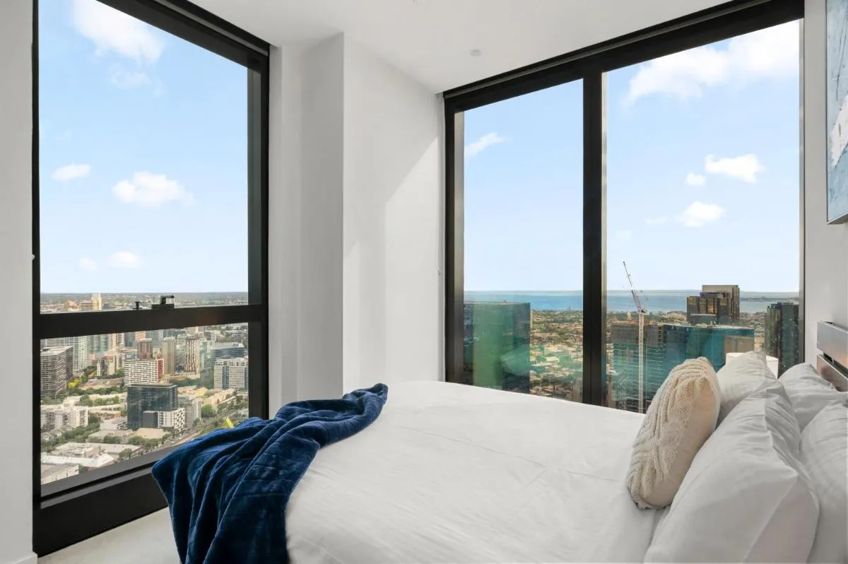 Skybound Escape, LUX 55th High Floor 2BR in Aus108 — 3