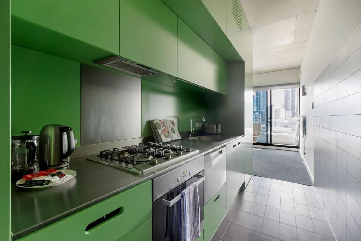 Skyline Envy – Streamlined South Melbourne Style — 4