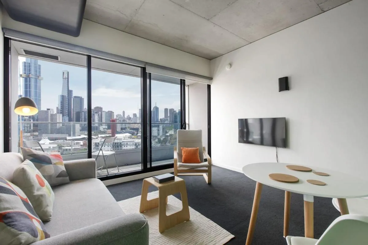 Skyline Envy – Streamlined South Melbourne Style — 5