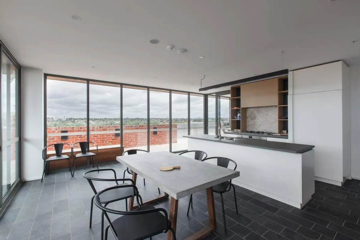 Smith Street Crossing – Central City-view Serenity — 4