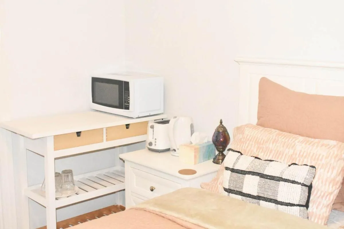 Snug & cozy ensuite in a new house — 3
