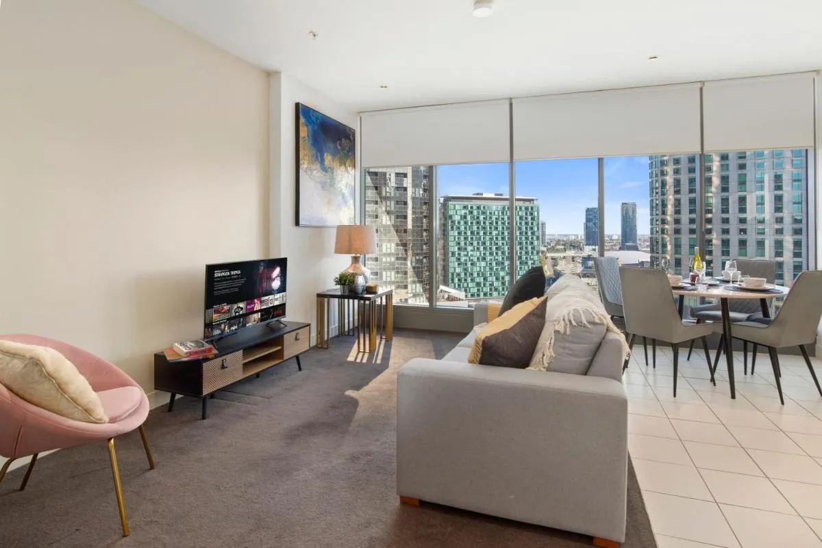 Sophisticated Designer Condo W River & City Views — 5