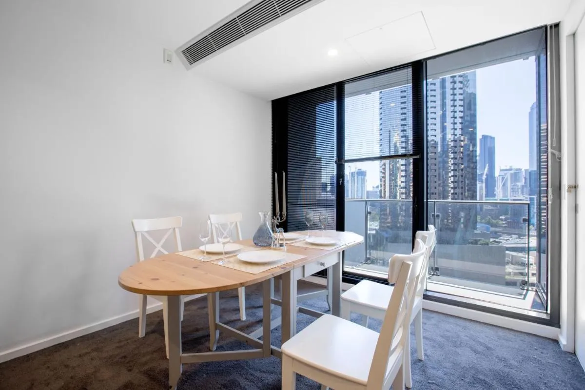 South bank 2 bedroom apartment With 1 Parking — 4