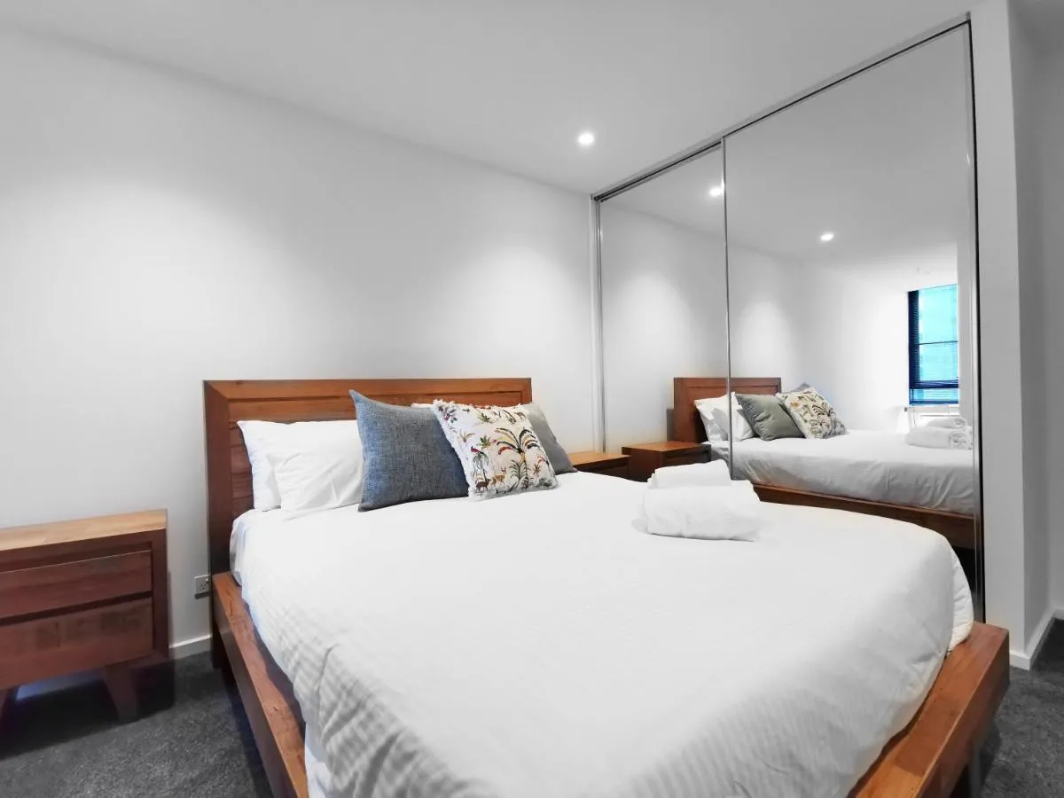 South bank 2 bedroom apartment With 1 Parking — 5