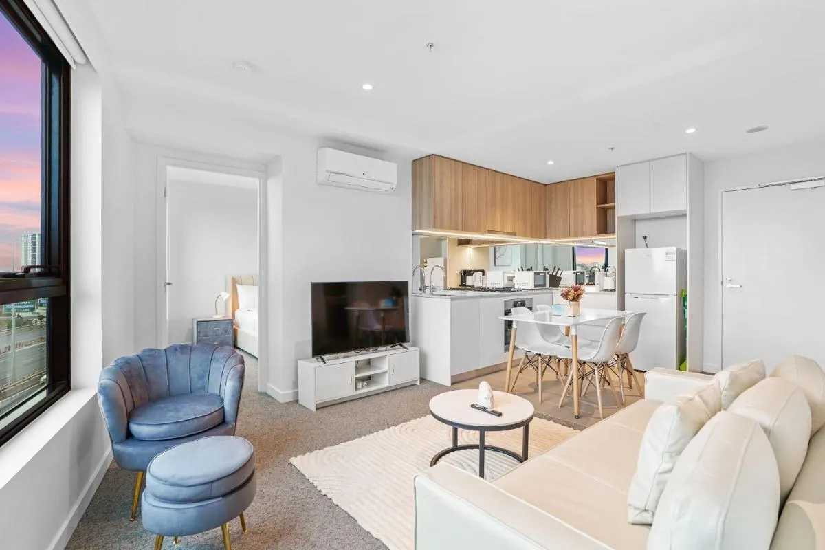 Southbank Stature Building2 Bedroom Apartment — 5