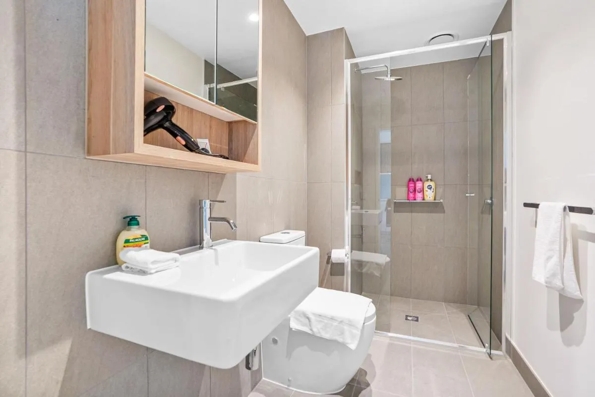 Southbank Stature Building2 Bedroom Apartment — 3