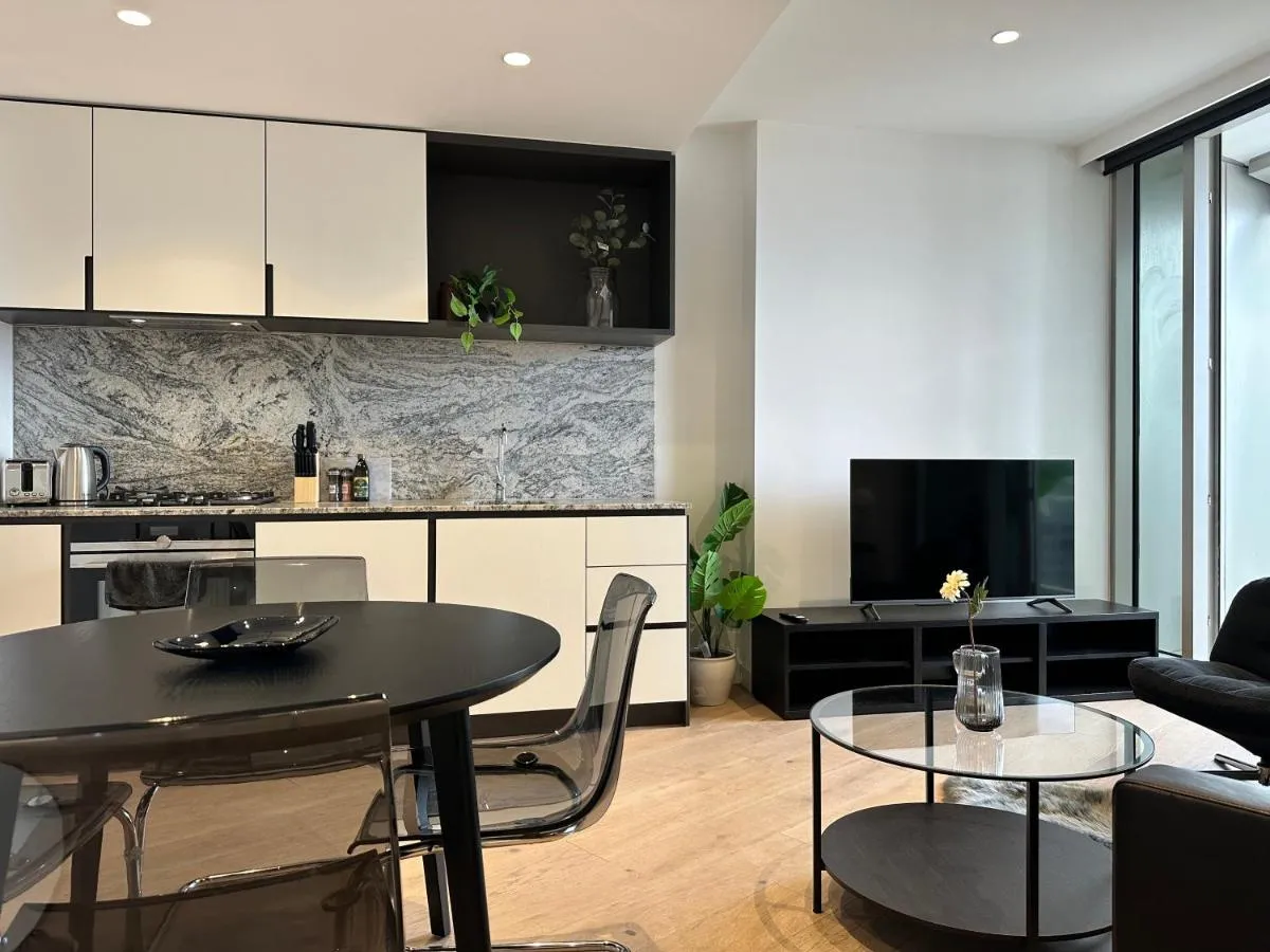 Southern Cross Luxe Retreat — 5