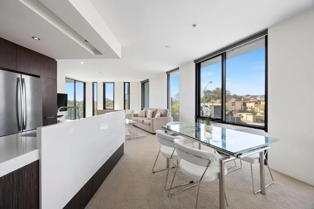Spacious 2-bedroom suite, luxury living, with Indoor Pool, Sauna, Gym — 3