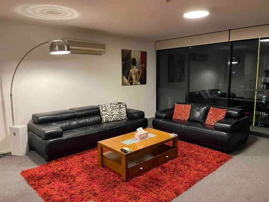 Spacious 3 Bedroom Apartment Southbank