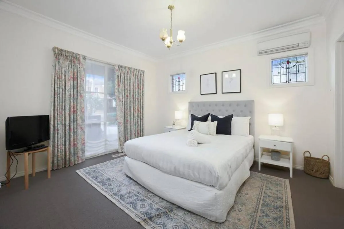 Spacious Balwyn Villa in great location — 2