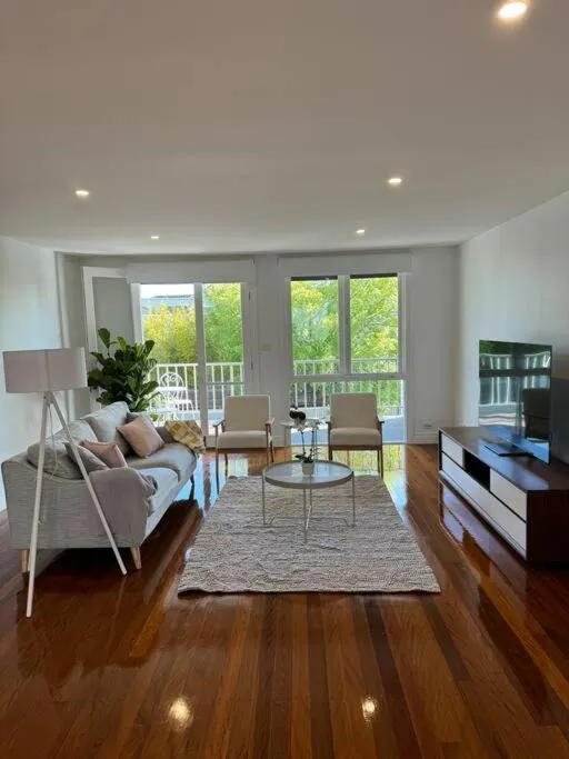 Spacious Middle Park Townhouse, Sleeps 6, Bayside — 5