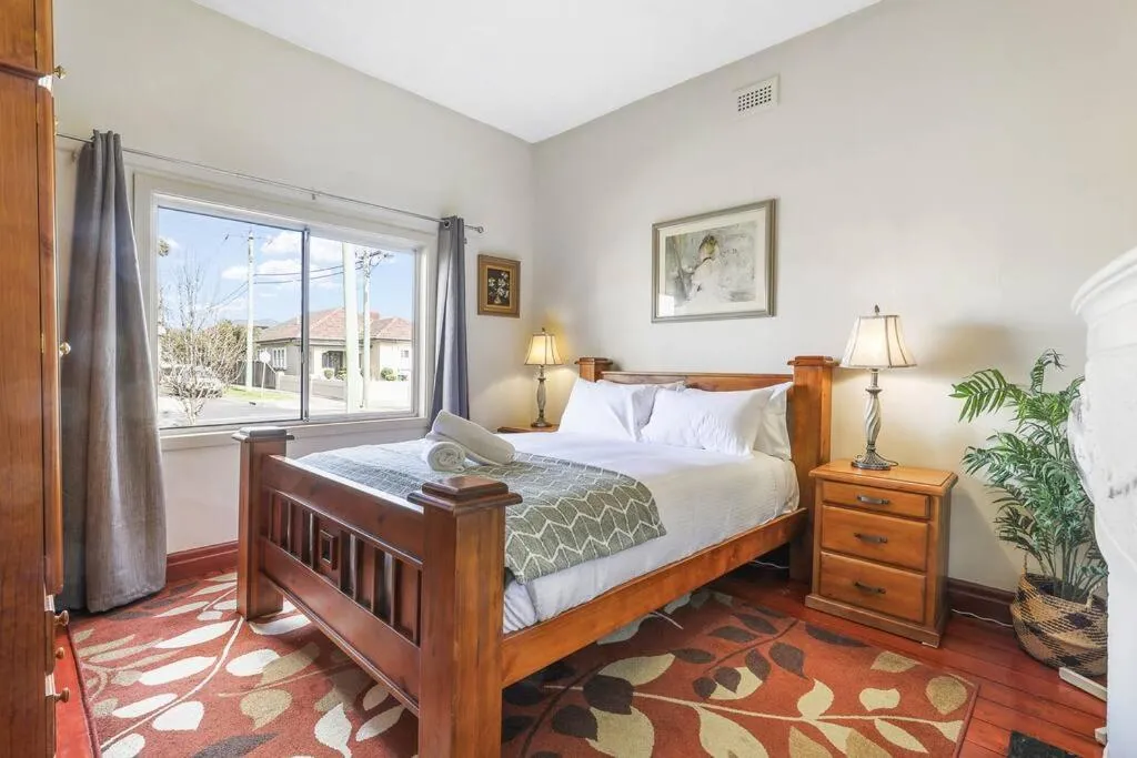 Spacious Urban Delight in Coburg — 2