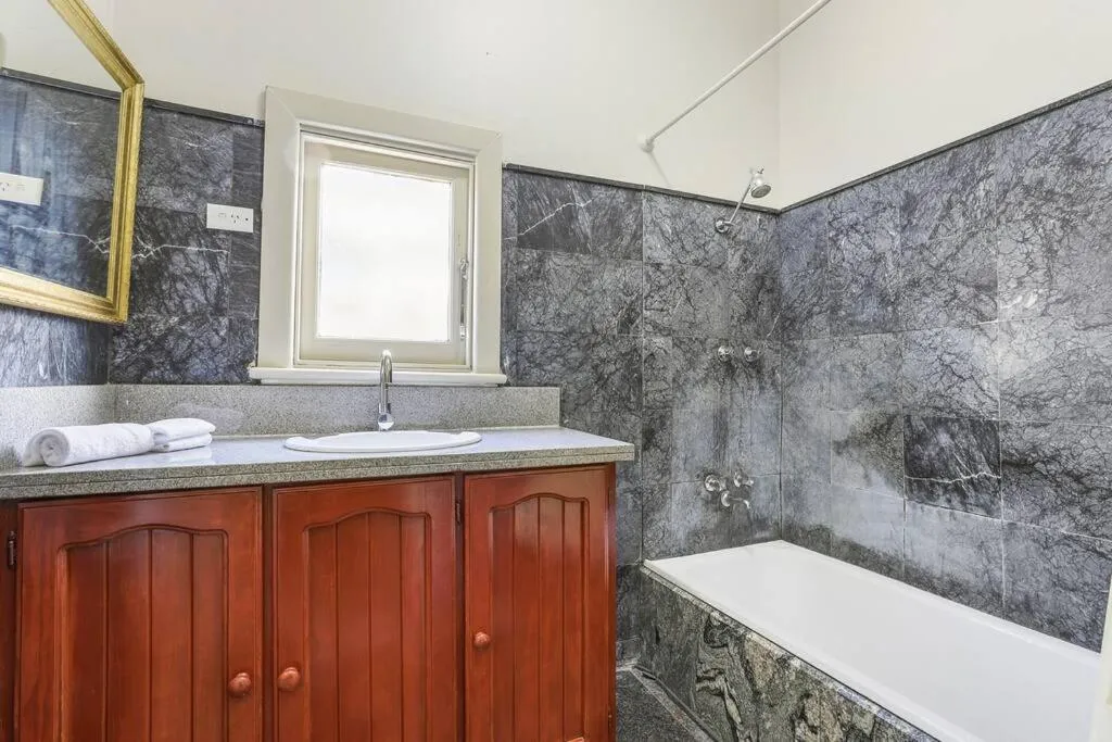 Spacious Urban Delight in Coburg — 3