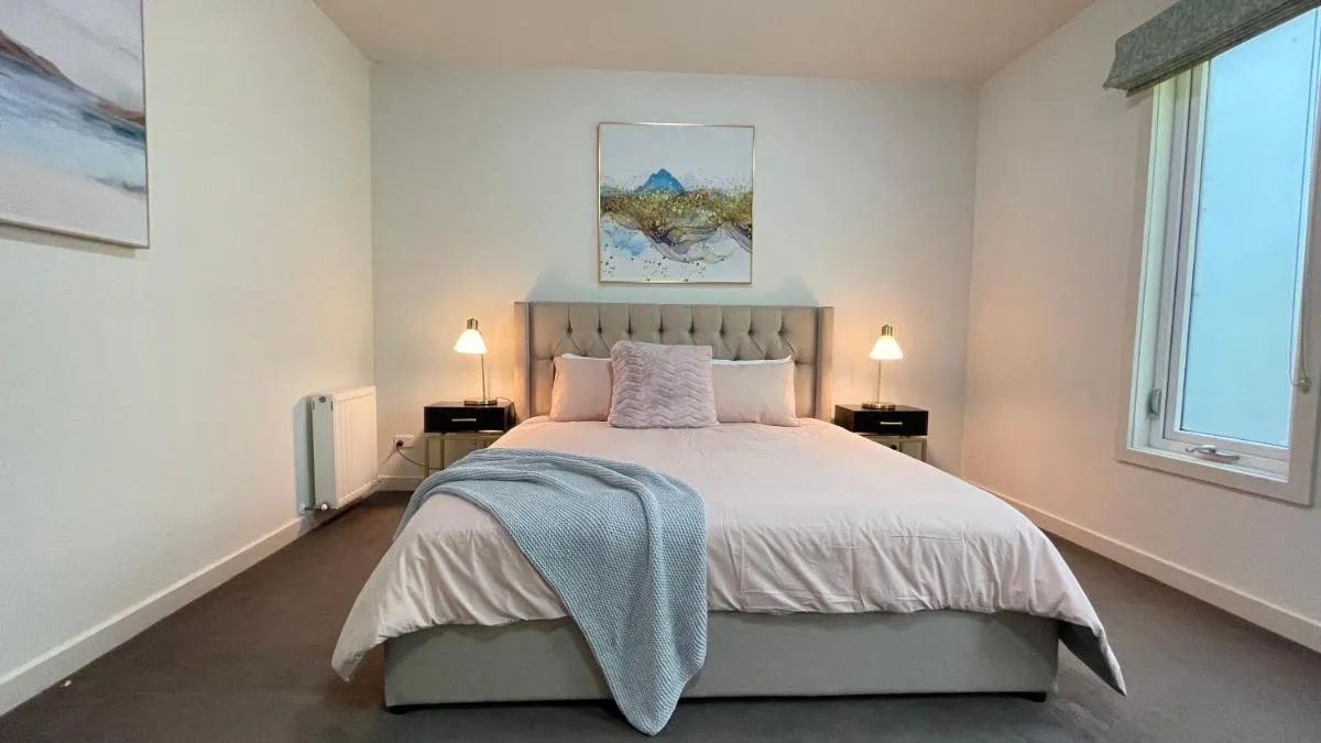 Spacious Villa Holiday Staycation in Canterbury East of Melbourne — 2