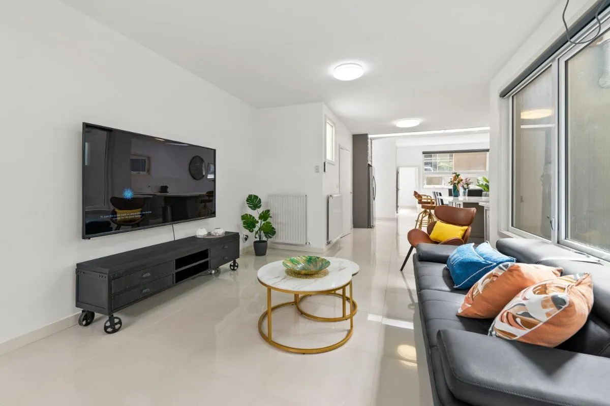 Spacious Villa Holiday Staycation in Canterbury East of Melbourne — 5