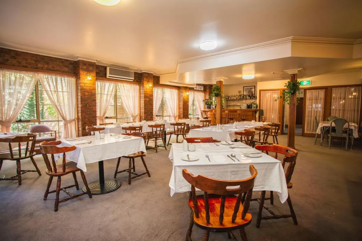 St Georges Motor Inn — 3