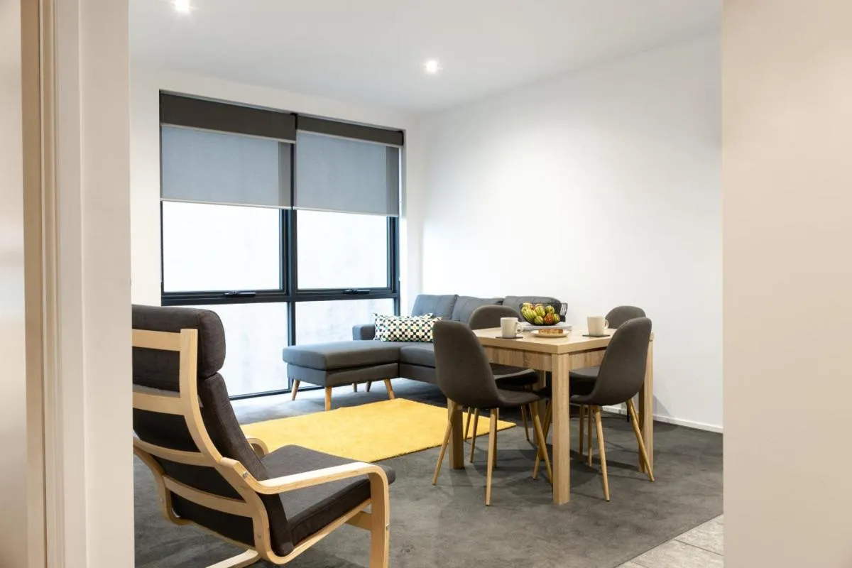 St Kilda Rd Gem, Prime Spot — 3