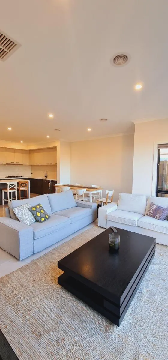 Stay in Tarneit West Melbourne — 2