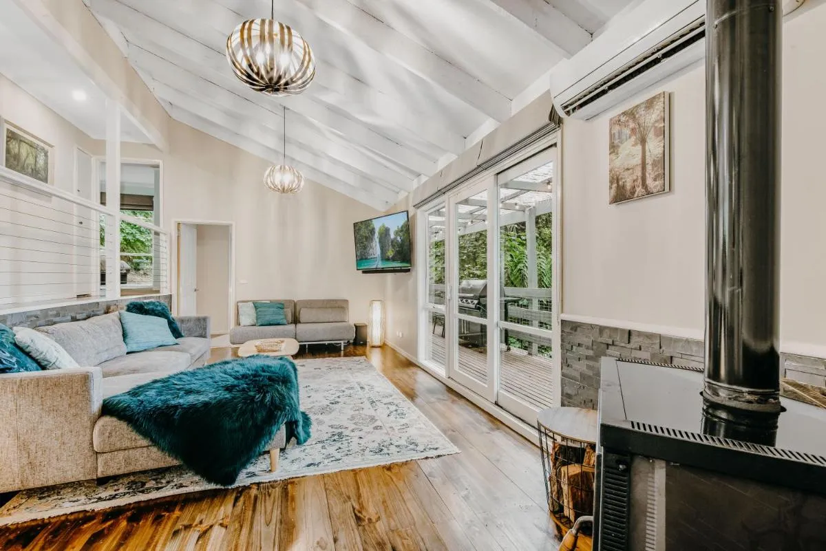 Steep Creek Retreat — 5