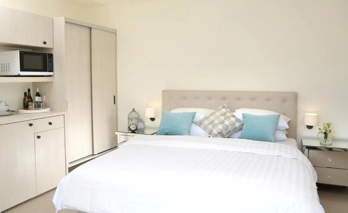 Studio 8 – Penthouse — 2