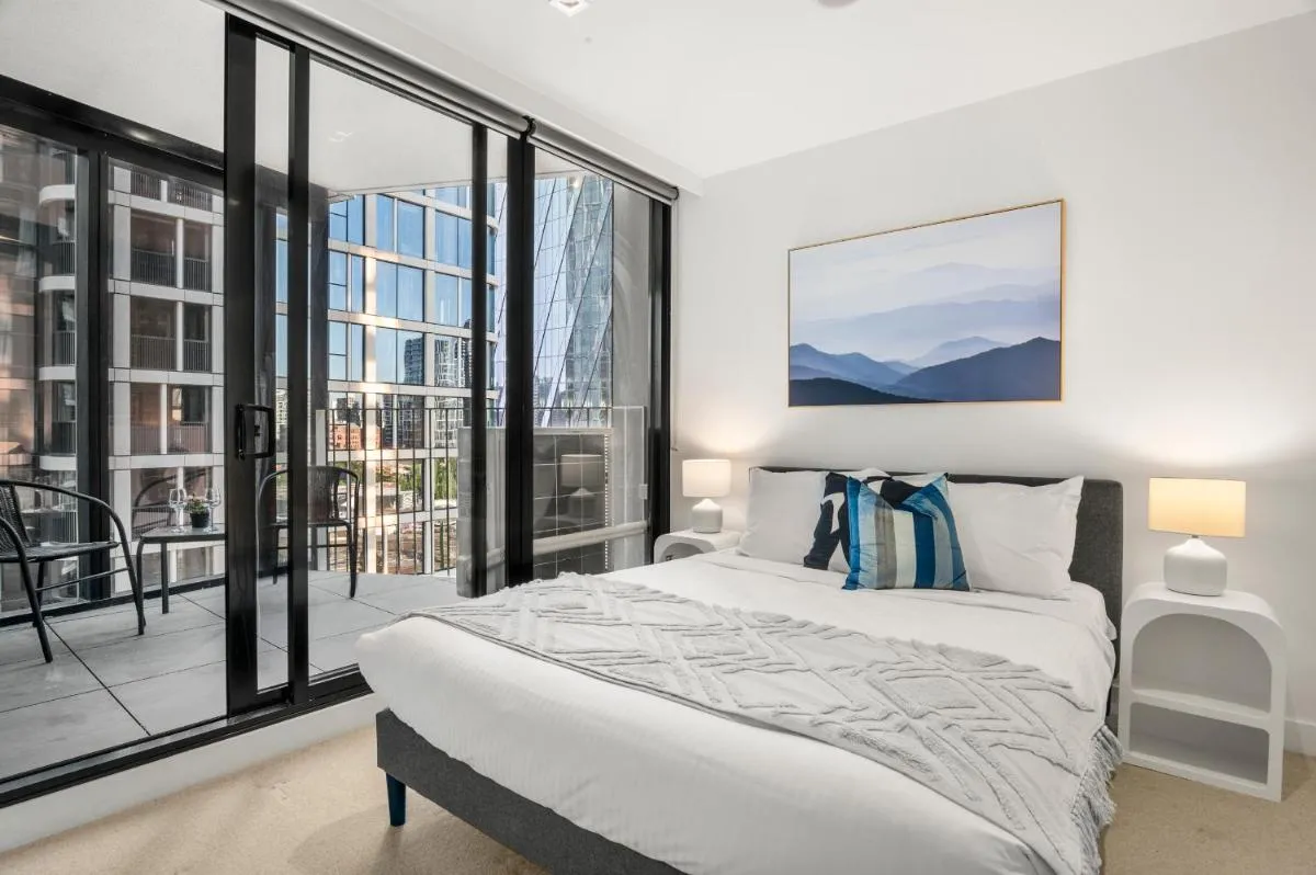 Stunning Apartment at Marvel Stadium with Parking & Amenities — 2