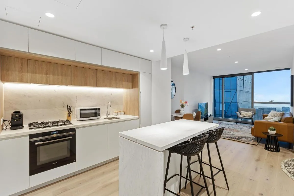 Stunning City Views and Best CBD Location w Pool — 5