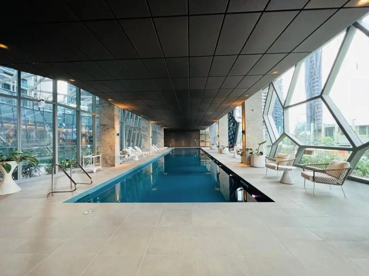 Stunning City Views and Best CBD Location w Pool — 4
