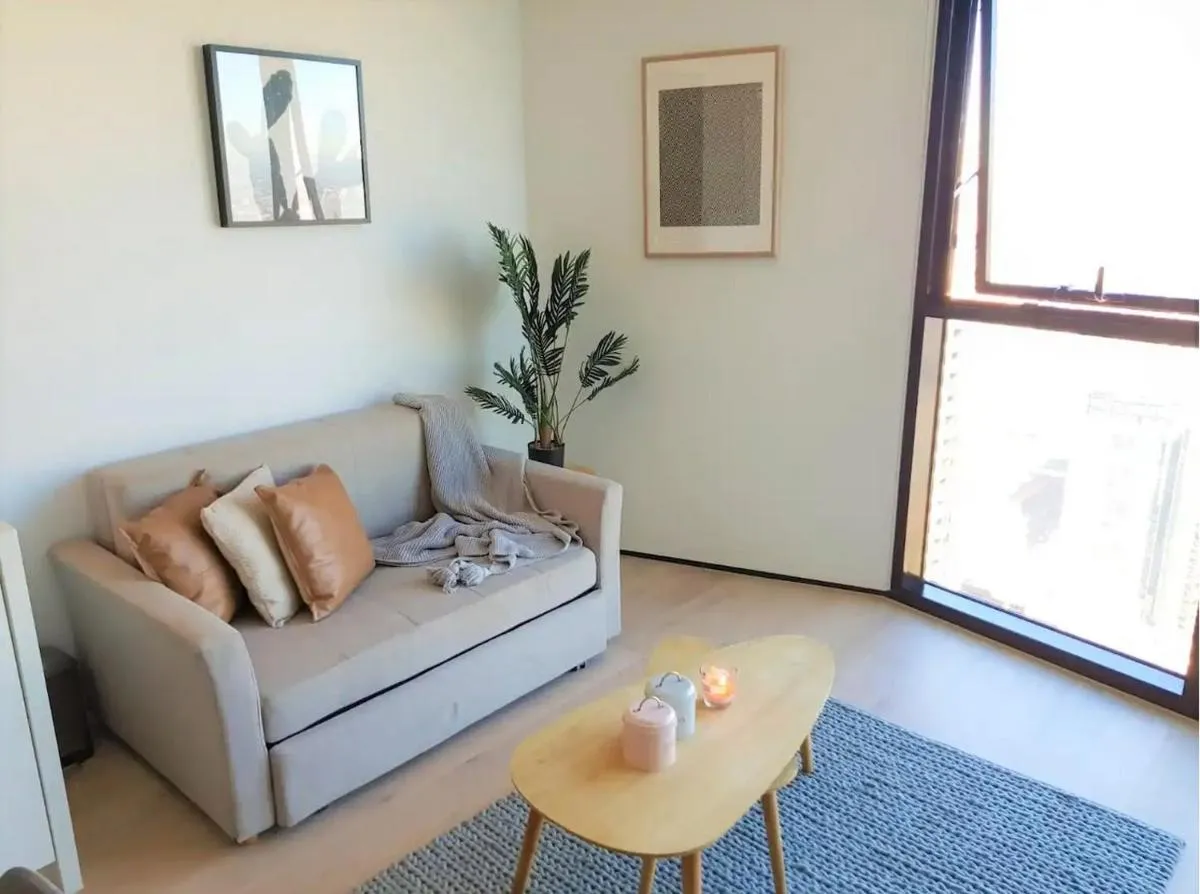 Stunning Melbourne CBD Apartment — 5